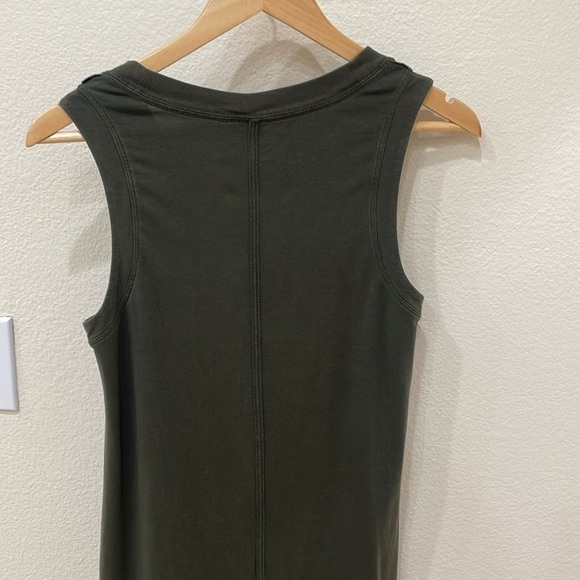 Lululemon Olive Green Sleeveless Dress—BEAUTIFUL!!  Wonderful Fabric—Excl. Cond! - Picture 5 of 7